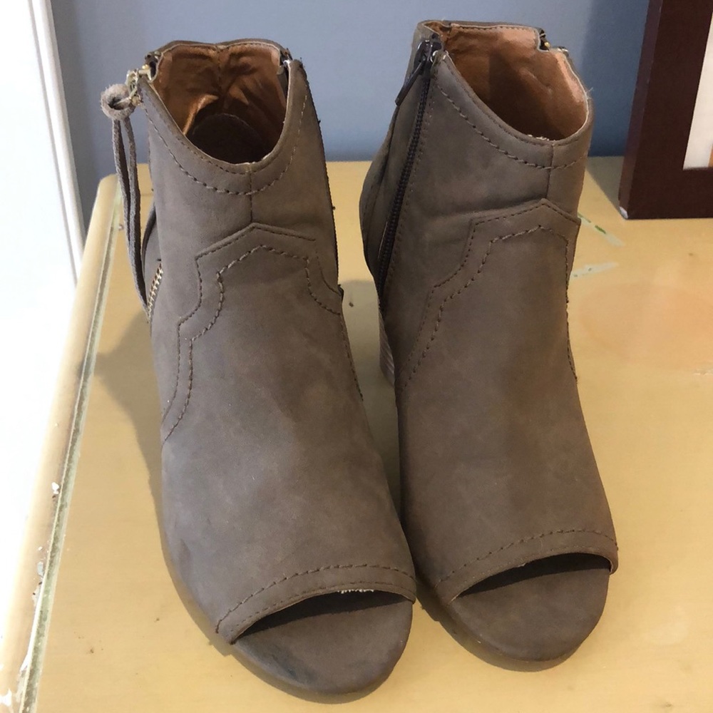 Open toe booties - Picture 2 of 4
